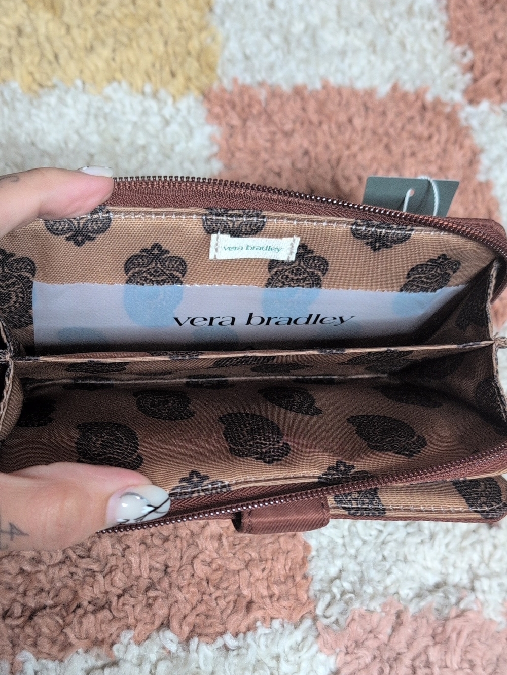 $95 MSRP NWT Vera Bradley Large Tab Nylon Wallet - Cinnamon - Picture 4 of 5